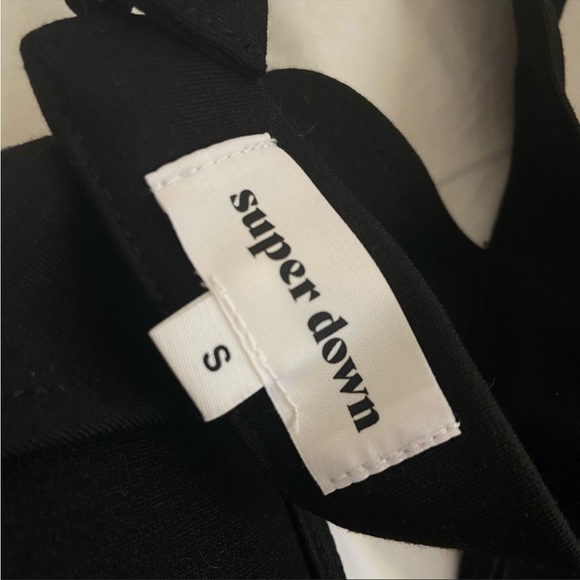 Superdown halter crop top - Picture 4 of 4